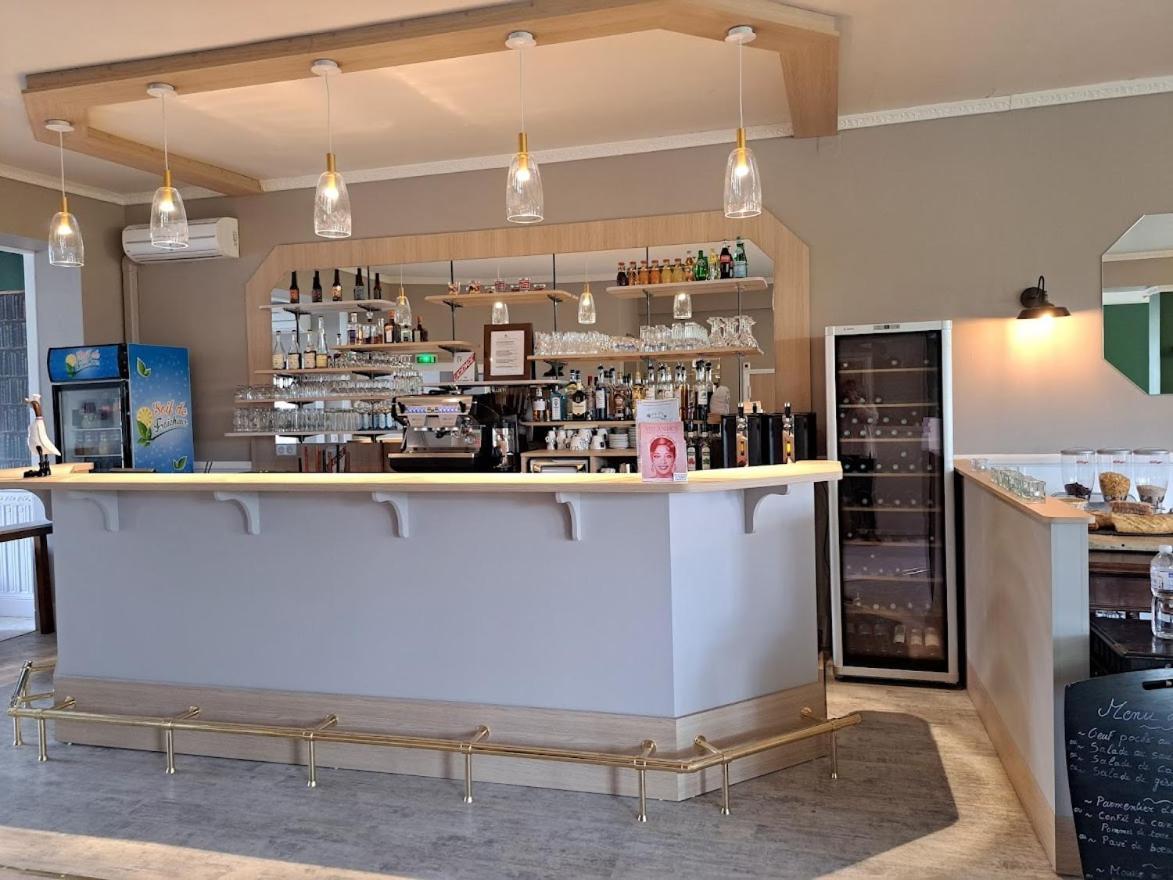מונטיניאק Logis Hotel Restaurant Le Lascaux מראה חיצוני תמונה