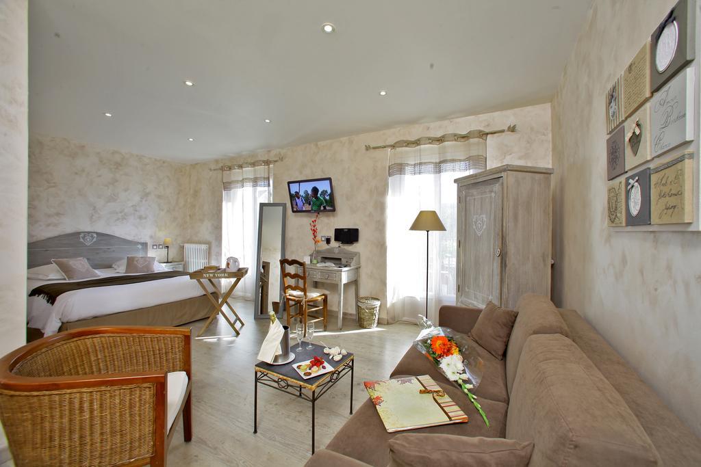 מונטיניאק Logis Hotel Restaurant Le Lascaux מראה חיצוני תמונה