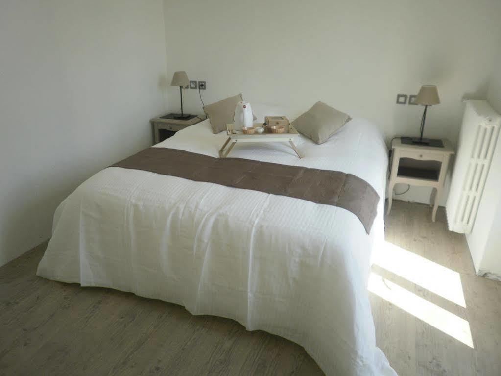 מונטיניאק Logis Hotel Restaurant Le Lascaux מראה חיצוני תמונה