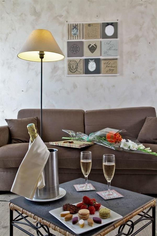 מונטיניאק Logis Hotel Restaurant Le Lascaux מראה חיצוני תמונה